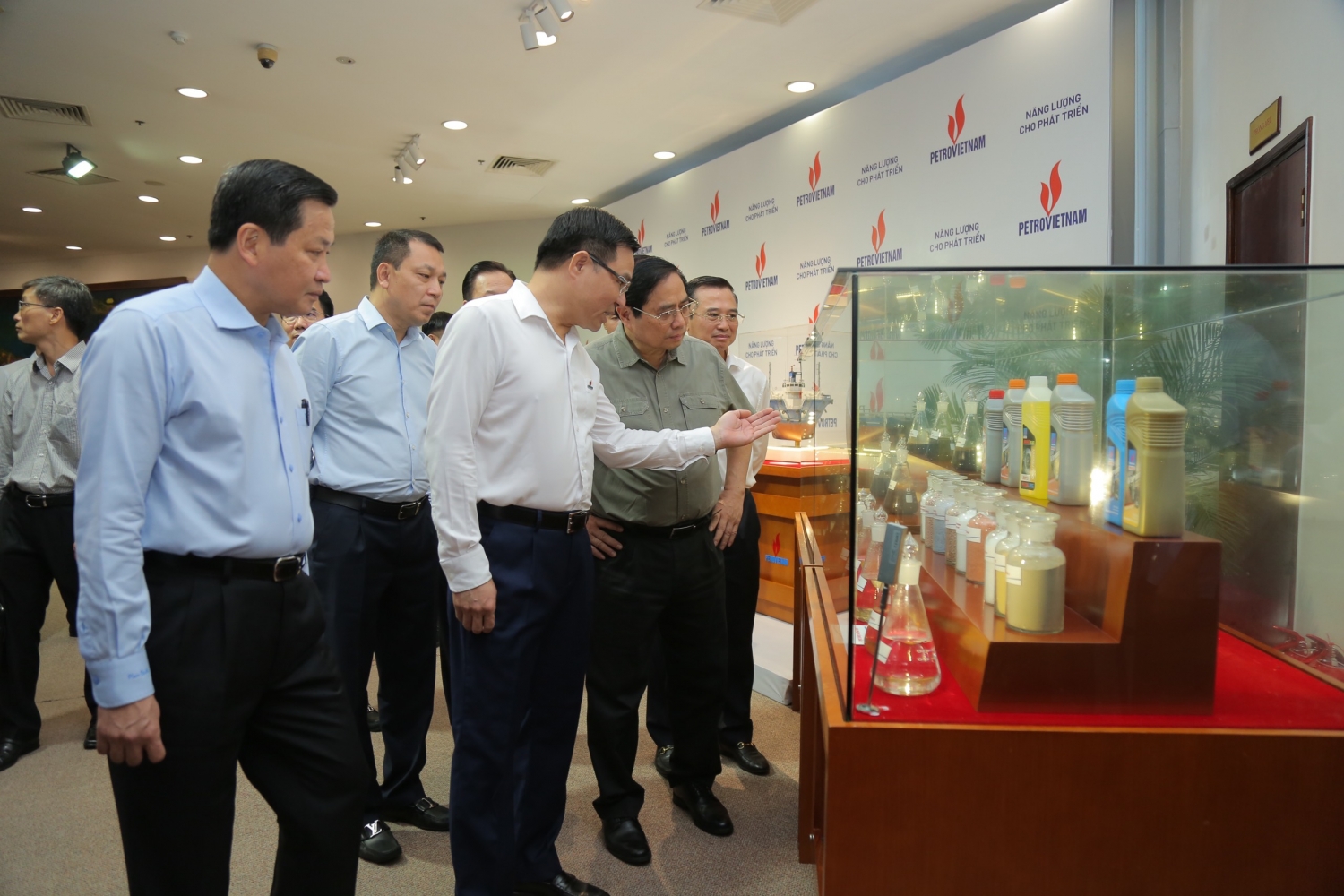 Thủ tướng Chính phủ Phạm Minh Chính làm việc với Petrovietnam Thủ tướng Chính phủ Phạm Minh Chính làm việc với Petrovietnam