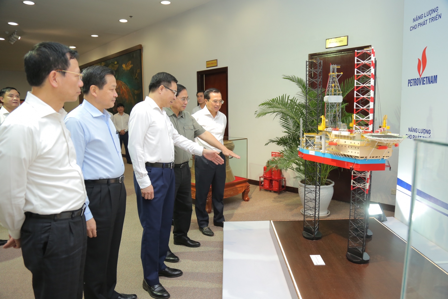 Thủ tướng Chính phủ Phạm Minh Chính làm việc với Petrovietnam Thủ tướng Chính phủ Phạm Minh Chính làm việc với Petrovietnam