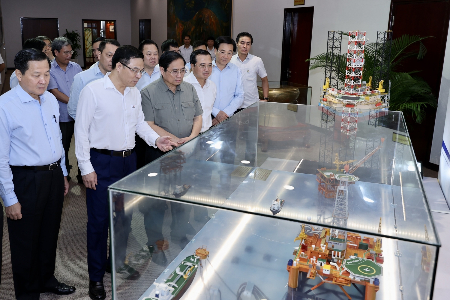 Thủ tướng Chính phủ Phạm Minh Chính làm việc với Petrovietnam Thủ tướng Chính phủ Phạm Minh Chính làm việc với Petrovietnam