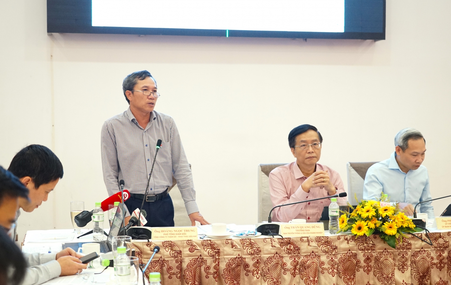 Sửa đổi Luật Dầu khí để đóng góp cho sự phát triển của đất nước Sửa đổi Luật Dầu khí để đóng góp cho sự phát triển của đất nước