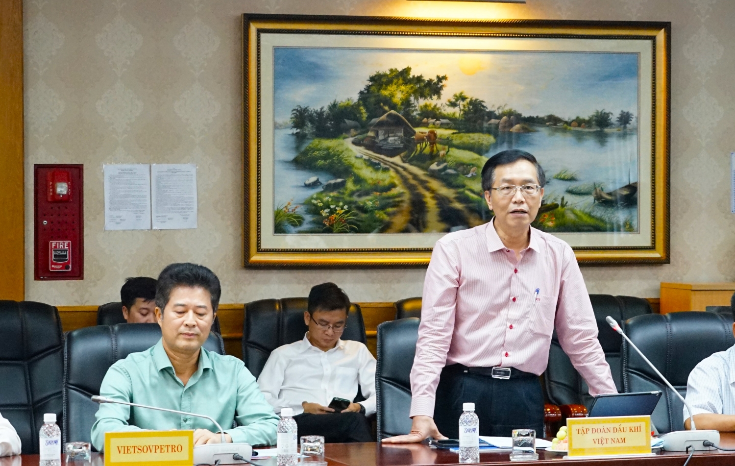 Vietsovpetro mong muốn sửa đổi Luật Dầu khí và năng lượng tái tạo ngoài khơi Vietsovpetro mong muốn sửa đổi Luật Dầu khí và năng lượng tái tạo ngoài khơi