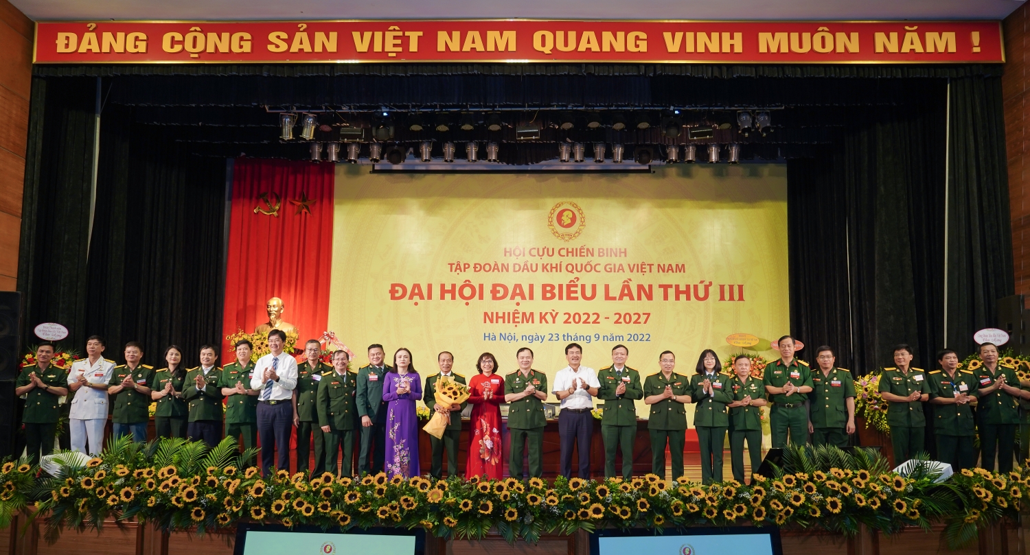 Hội CCB Petrovietnam phải là lực lượng gương mẫu, đi đầu trong mọi hoạt động của Tập đoàn Hội CCB Petrovietnam phải là lực lượng gương mẫu, đi đầu trong mọi hoạt động của Tập đoàn