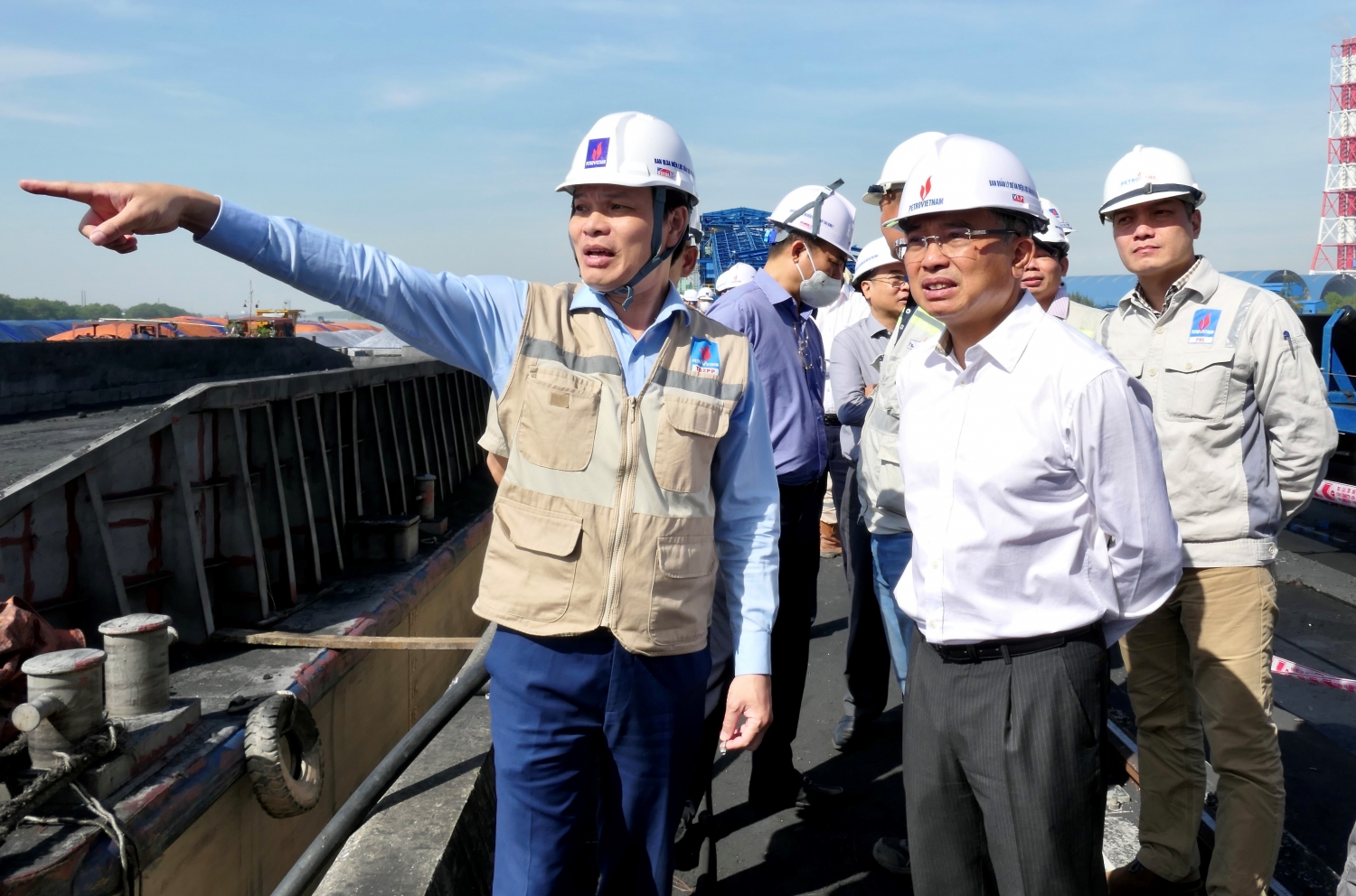 Chủ tịch HĐTV Petrovietnam Hoàng Quốc Vượng: Cần chủ động và quyết liệt hơn trong mọi mặt vận hành NMNĐ Thái Bình 2 Chủ tịch HĐTV Petrovietnam Hoàng Quốc Vượng: Cần chủ động và quyết liệt hơn trong mọi mặt vận hành NMNĐ Thái Bình 2