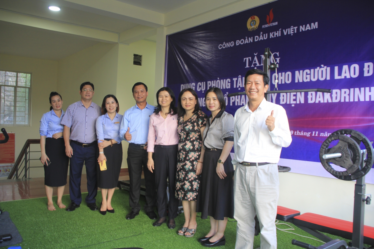 Công đoàn Dầu khí Việt Nam thăm, tặng quà cho người lao động PV Power DHC