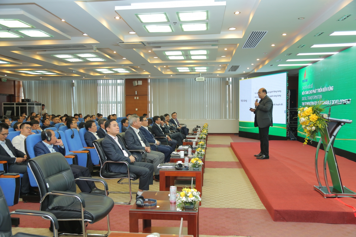 Chuyển đổi số - Nền tảng cho phát triển bền vững Chuyển đổi số - Nền tảng cho phát triển bền vững
