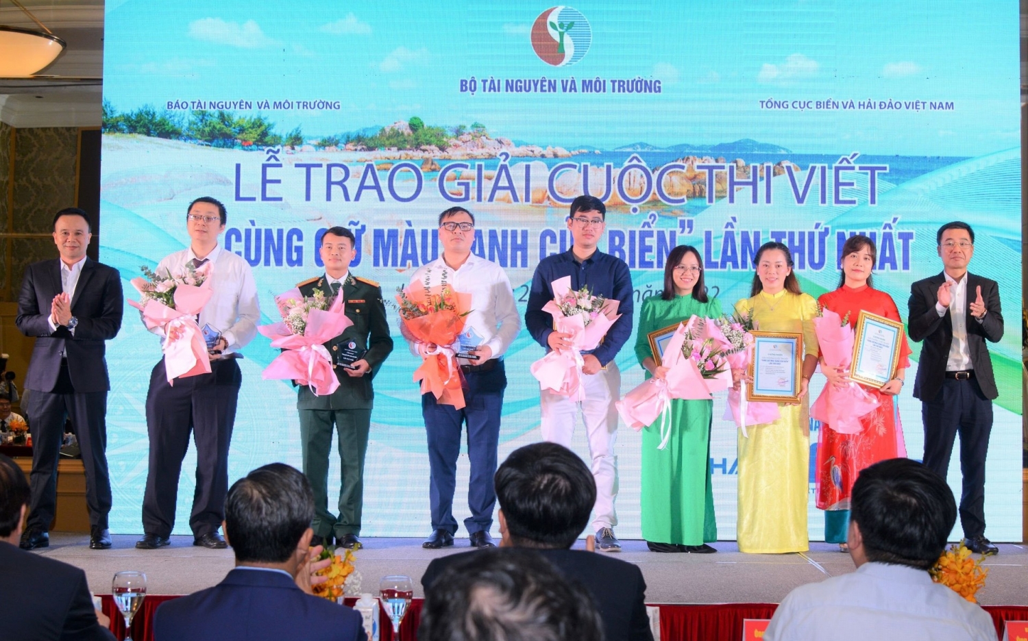 Tạp chí Năng lượng Mới đoạt giải Cuộc thi viết “Cùng giữ màu xanh của biển” Tạp chí Năng lượng Mới đoạt giải Cuộc thi viết “Cùng giữ màu xanh của biển”