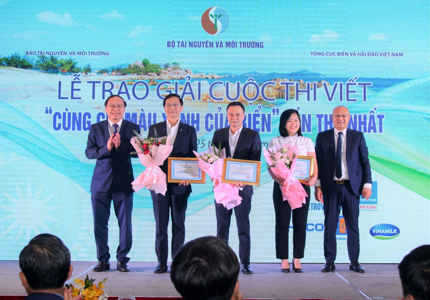 Tạp chí Năng lượng Mới đoạt giải Cuộc thi viết “Cùng giữ màu xanh của biển” Tạp chí Năng lượng Mới đoạt giải Cuộc thi viết “Cùng giữ màu xanh của biển”