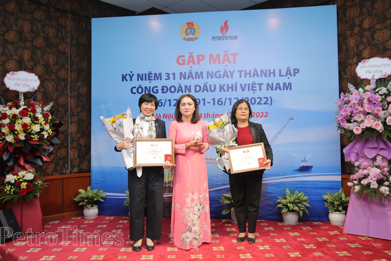 Công đoàn Dầu khí Việt Nam vững bước, đồng hành phát triển cùng Tập đoàn Dầu khí Quốc gia Việt Nam Công đoàn Dầu khí Việt Nam vững bước, đồng hành phát triển cùng Tập đoàn Dầu khí Quốc gia Việt Nam