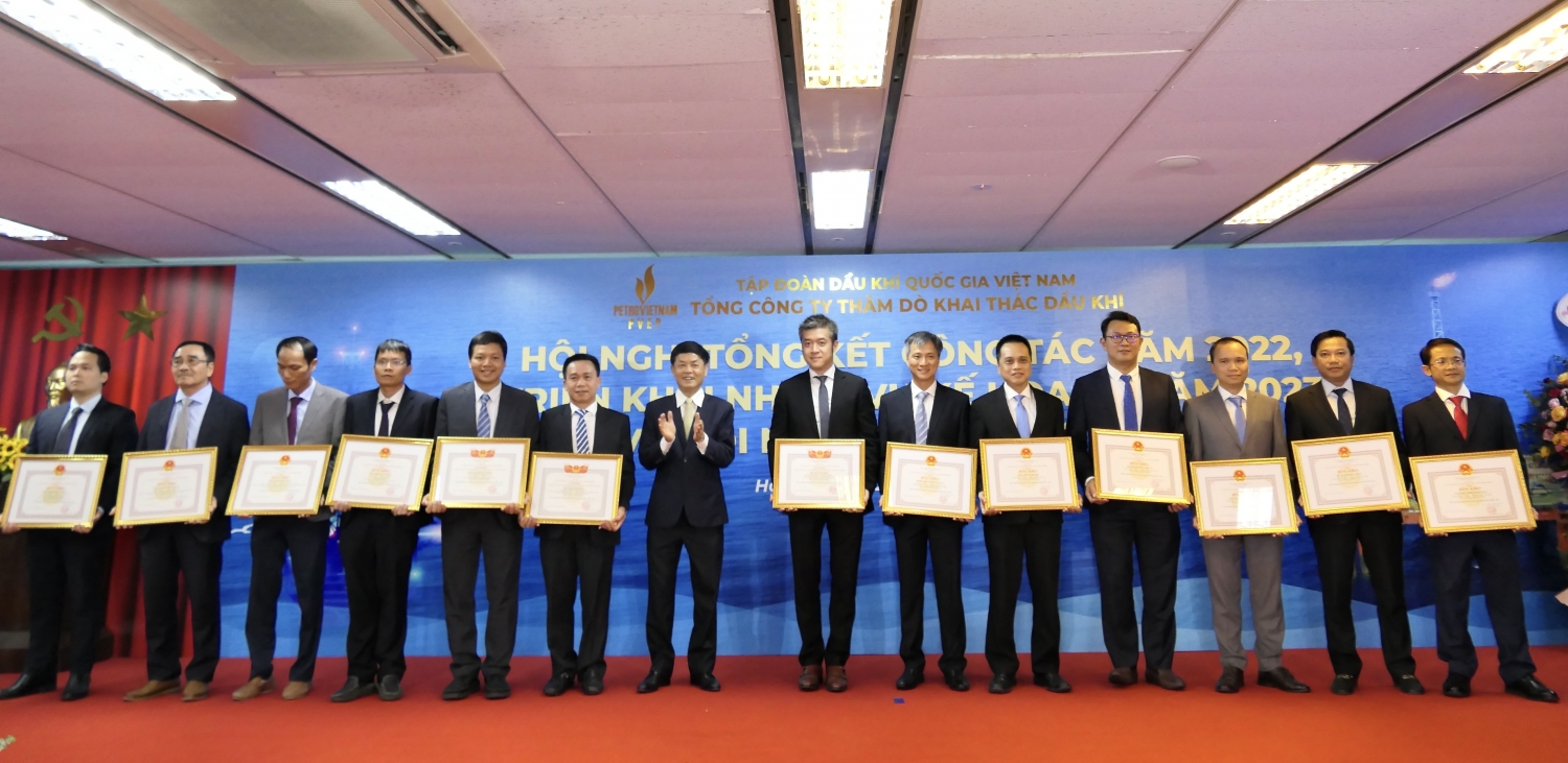 Tiếp nối thành công, PVEP phấn đấu hoàn thành vượt mức các chỉ tiêu trong năm 2023 Tiếp nối thành công, PVEP phấn đấu hoàn thành vượt mức các chỉ tiêu trong năm 2023