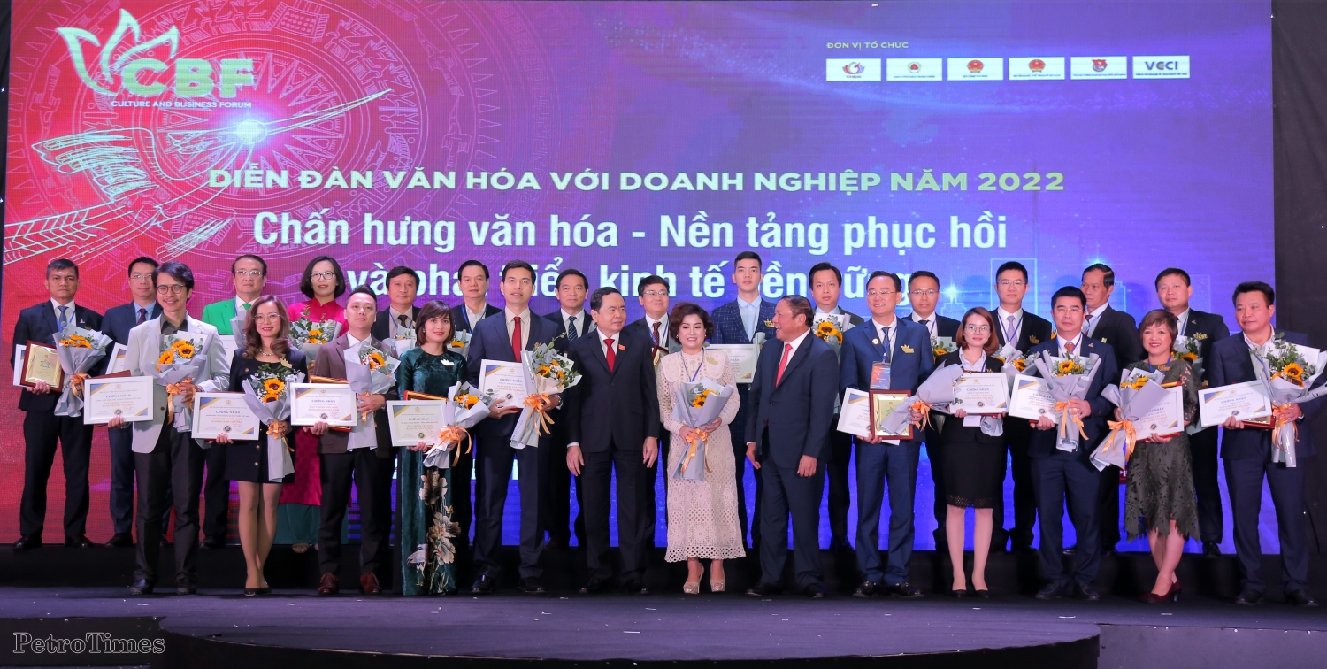 6 oil and gas enterprises honored “Enterprises meeting the standards of Vietnamese business culture” in 2022