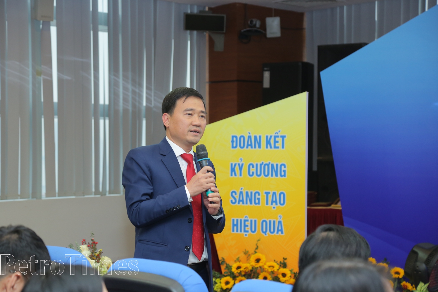 CĐ DKVN phát huy tinh thần tự chủ, đoàn kết, sáng tạo trong lao động, đóng góp vào thắng lợi chung của Tập đoàn năm 2022 CĐ DKVN phát huy tinh thần tự chủ, đoàn kết, sáng tạo trong lao động, đóng góp vào thắng lợi chung của Tập đoàn năm 2022