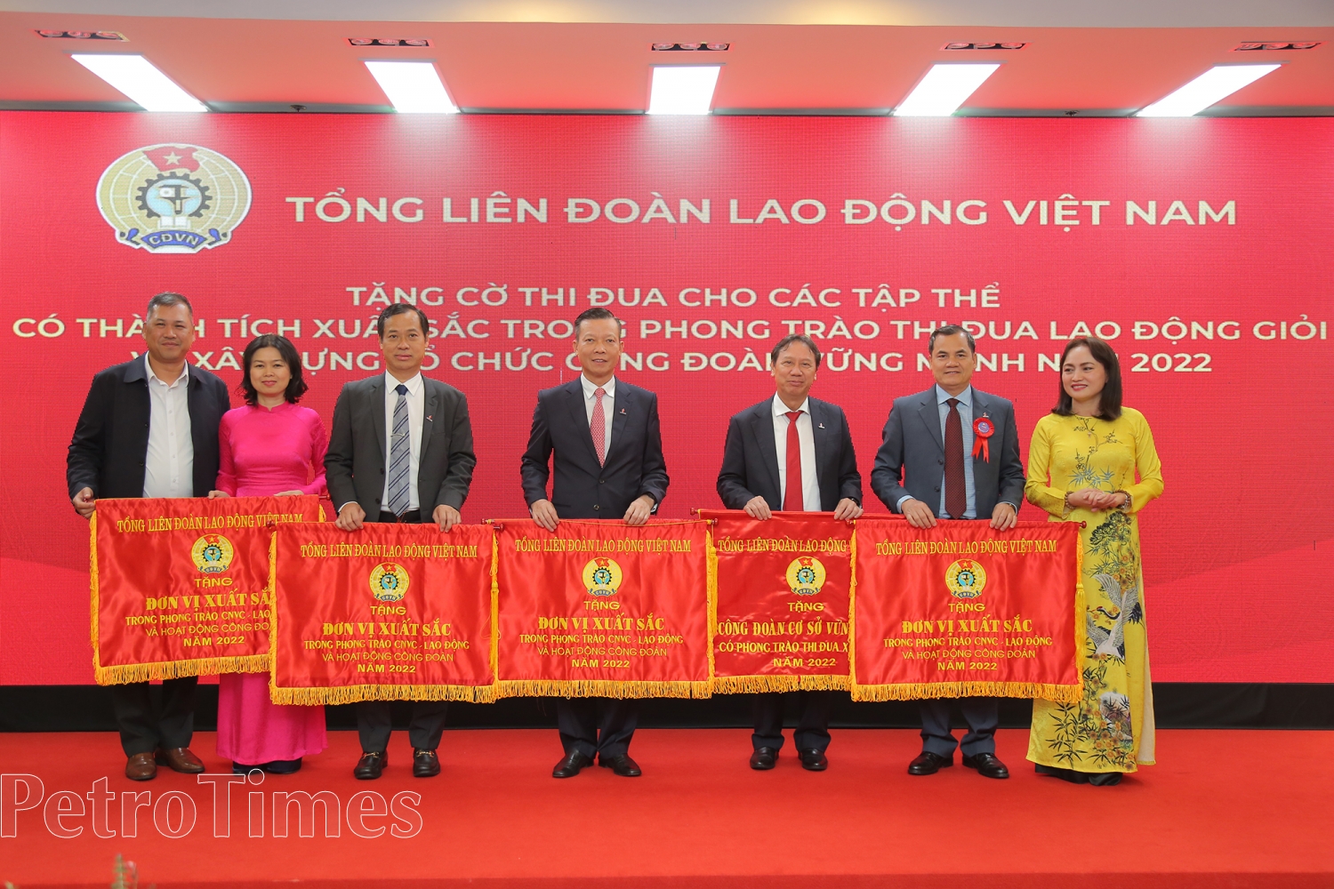 CĐ DKVN phát huy tinh thần tự chủ, đoàn kết, sáng tạo trong lao động, đóng góp vào thắng lợi chung của Tập đoàn năm 2022 CĐ DKVN phát huy tinh thần tự chủ, đoàn kết, sáng tạo trong lao động, đóng góp vào thắng lợi chung của Tập đoàn năm 2022
