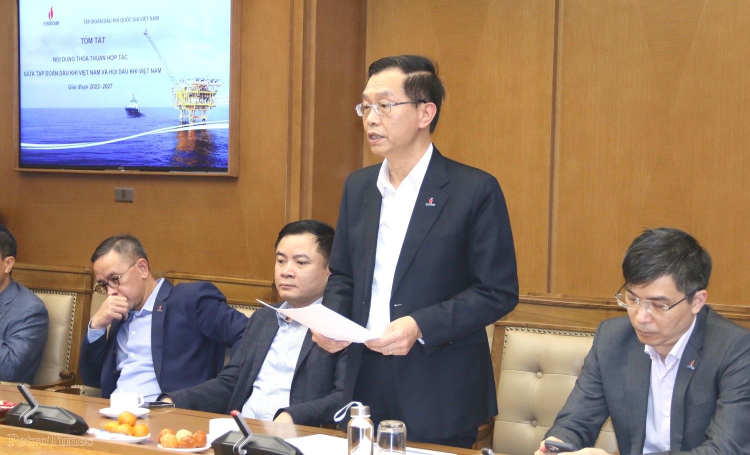 Petrovietnam và Hội Dầu khí Việt Nam ký kết thoả thuận hợp tác Petrovietnam và Hội Dầu khí Việt Nam ký kết thoả thuận hợp tác