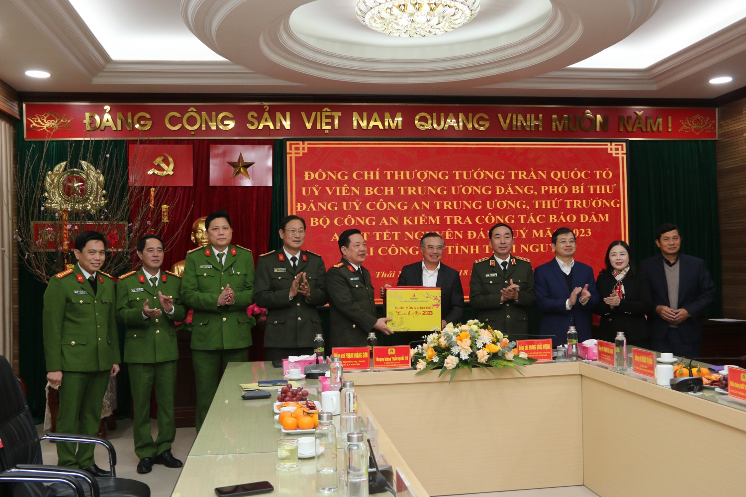 Lãnh đạo Bộ Công an và Petrovietnam thăm, làm việc tại tỉnh Thái Nguyên Lãnh đạo Bộ Công an và Petrovietnam thăm, làm việc tại tỉnh Thái Nguyên