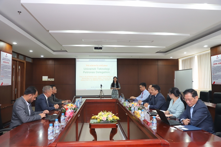 Tiếp và làm việc với Đoàn công tác của Trường Đại học Công nghệ Petronas Trường Đại học Dầu khí Việt Nam tiếp đoàn công tác của Trường Đại học Công nghệ Petronas