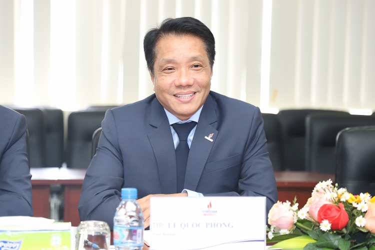 Tiếp và làm việc với Đoàn công tác của Trường Đại học Công nghệ Petronas Trường Đại học Dầu khí Việt Nam tiếp đoàn công tác của Trường Đại học Công nghệ Petronas