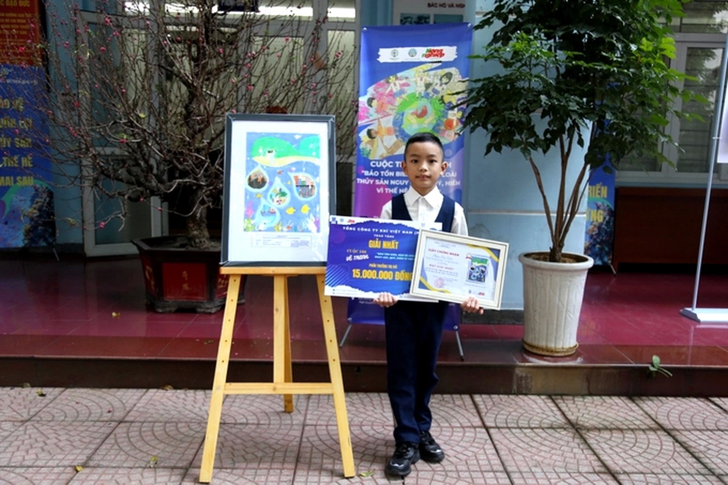 Em Phan Đức Kiện, sinh năm 2015, Trường Tiểu học Lê Lai - Phường Mỹ An, Q. Ngũ Hành Sơn - TP Đà Nẵng, xuất sắc giành giải Nhất của cuộc thi vẽ bảo vệ môi trường 2023 Em Phan Đức Kiện, sinh năm 2015, Trường Tiểu học Lê Lai - Phường Mỹ An, Q. Ngũ Hành Sơn - TP Đà Nẵng, xuất sắc giành giải Nhất của cuộc thi vẽ bảo vệ môi trường 2023