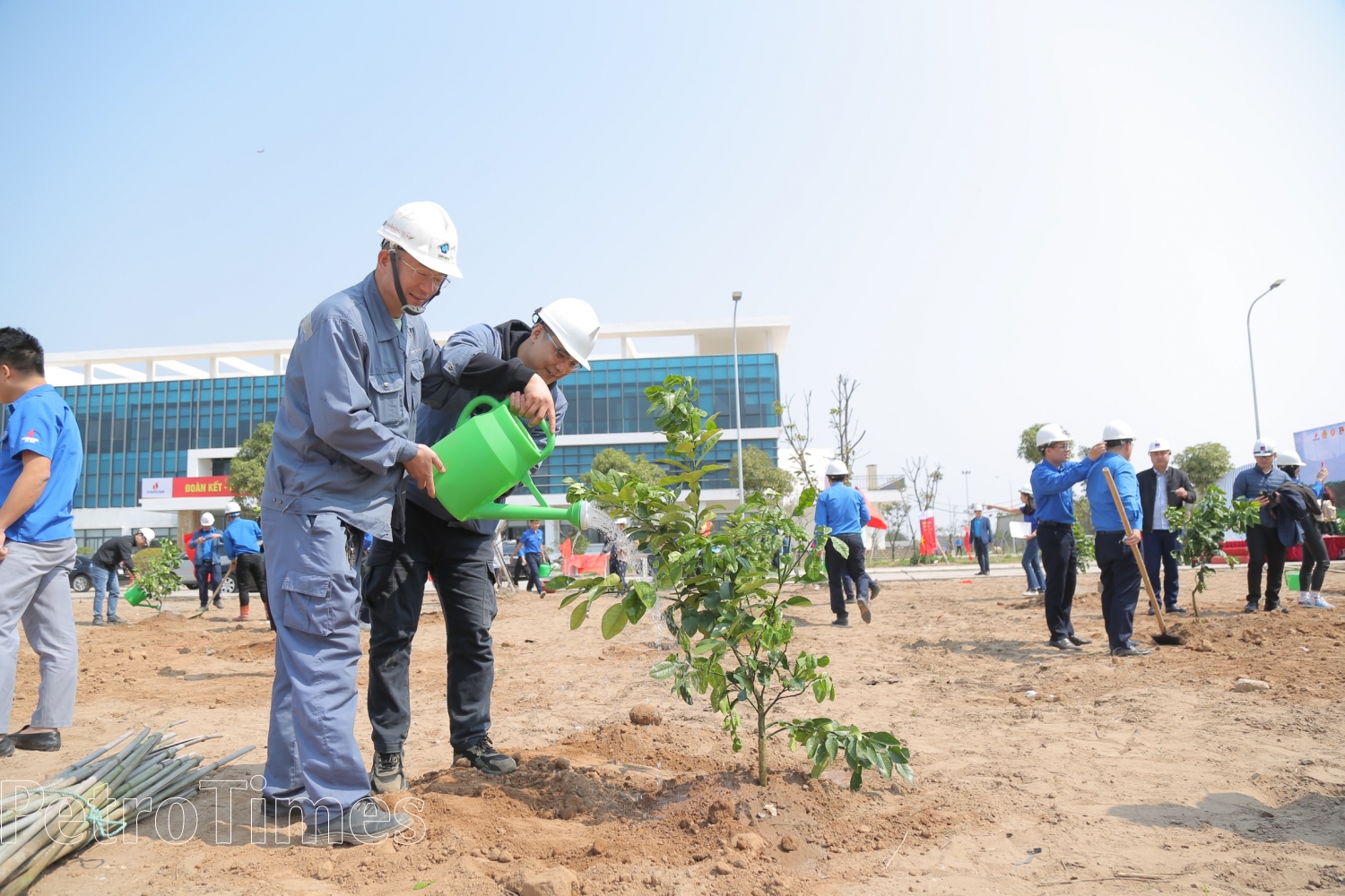 Petrovietnam phát động Tết trồng cây 2023 tại NMNĐ Thái Bình 2 Petrovietnam phát động Tết trồng cây 2023 tại NMNĐ Thái Bình 2