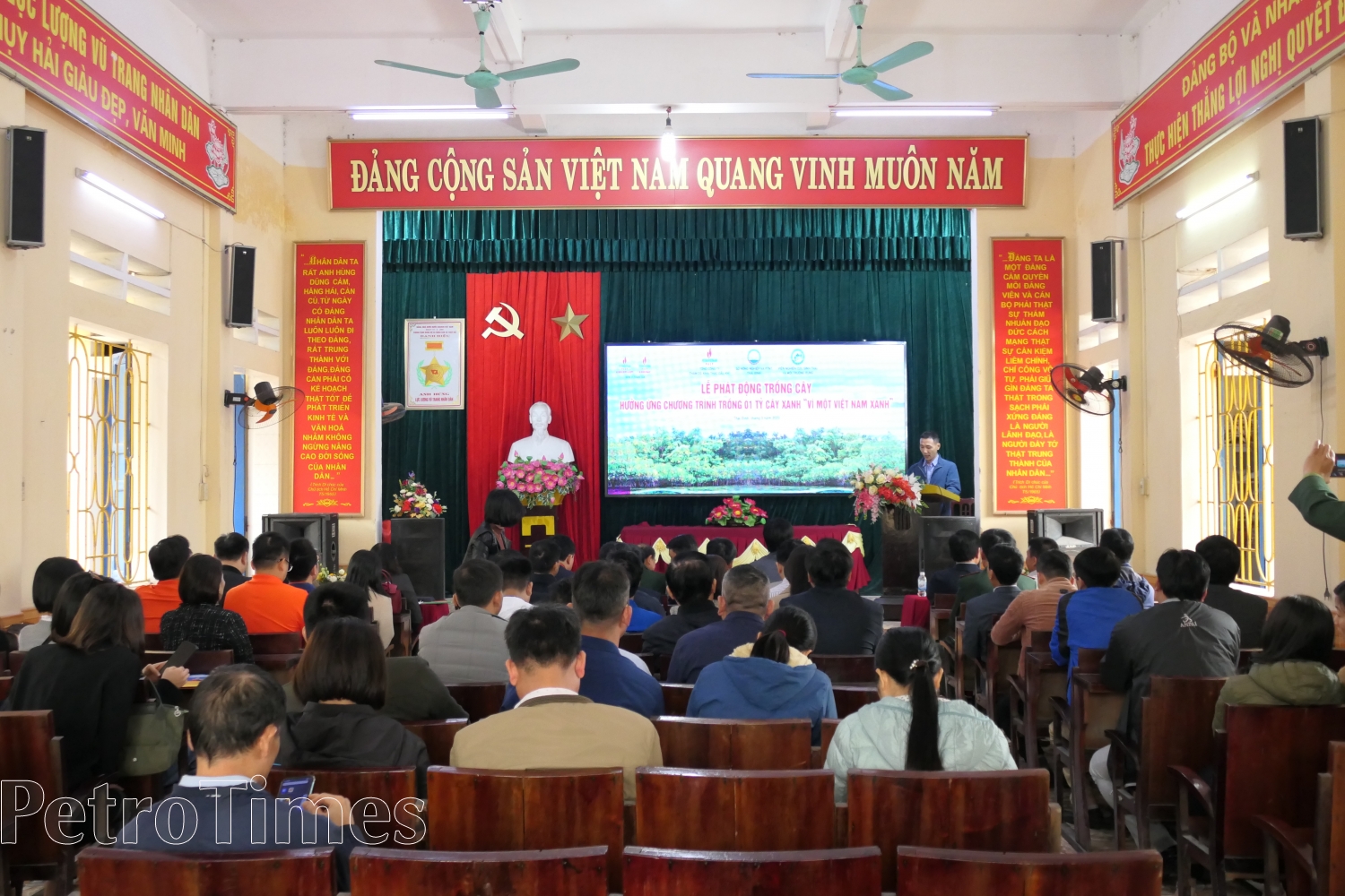 Toàn cảnh chương trình PVEP tài trợ 50.000 cây xanh rừng phòng hộ ven biển cho tỉnh Thái Bình