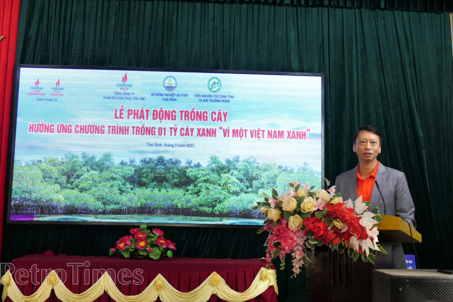 PVEP tài trợ 50.000 cây xanh rừng phòng hộ ven biển cho tỉnh Thái Bình PVEP tài trợ 50.000 cây xanh rừng phòng hộ ven biển cho tỉnh Thái Bình