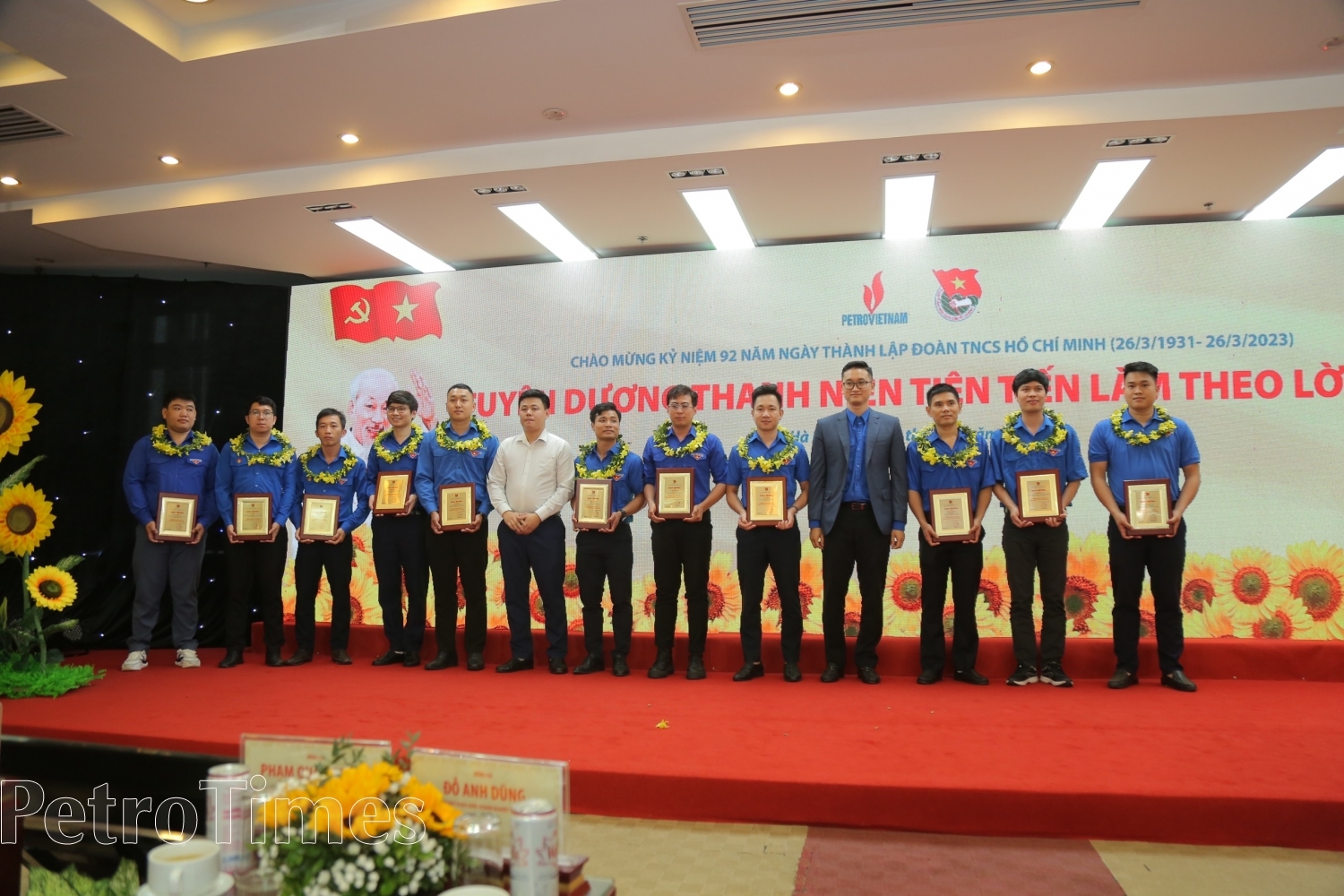 Tập đoàn Dầu khí Việt Nam tổ chức tuyên dương 'Thanh niên tiên tiến làm theo lời Bác' Tập đoàn Dầu khí Việt Nam tổ chức tuyên dương 'Thanh niên tiên tiến làm theo lời Bác'