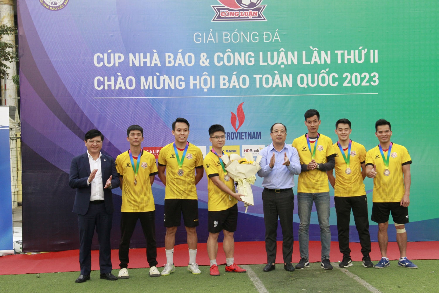 Bế mạc giải bóng đá Cup Nhà báo và Công luận lần thứ II năm 2023 Bế mạc giải bóng đá Cup Nhà báo và Công luận lần thứ II năm 2023