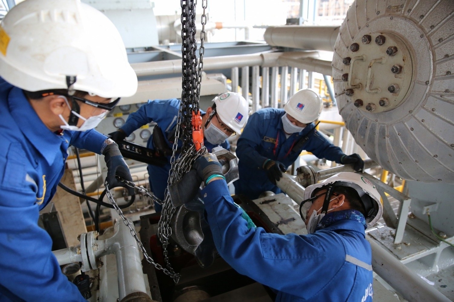 Petrovietnam triển khai Nghị quyết về thực hành tiết kiệm, chống lãng phí năm 2023 Petrovietnam triển khai Nghị quyết về thực hành tiết kiệm, chống lãng phí năm 2023
