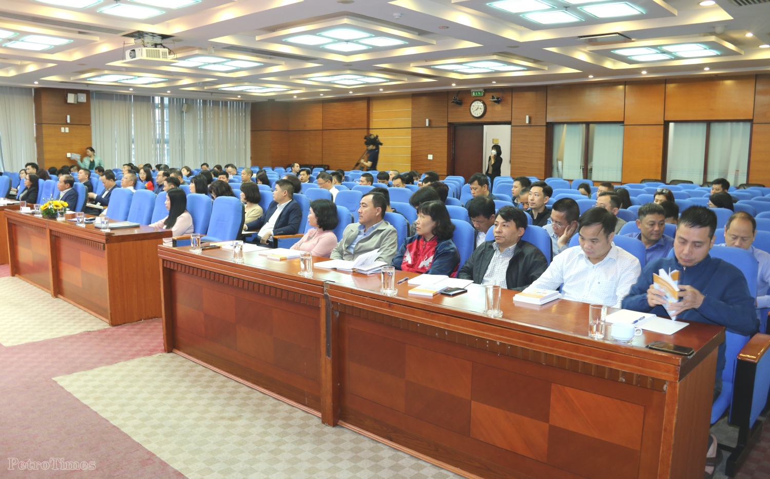 Khai giảng lớp bồi dưỡng nghiệp vụ công tác Đảng cho Bí thư chi bộ và cấp ủy viên cơ sở năm 2023 tại khu vực thành phố Hà Nội Khai giảng lớp bồi dưỡng nghiệp vụ công tác Đảng cho Bí thư chi bộ và cấp ủy viên cơ sở năm 2023 tại khu vực thành phố Hà Nội