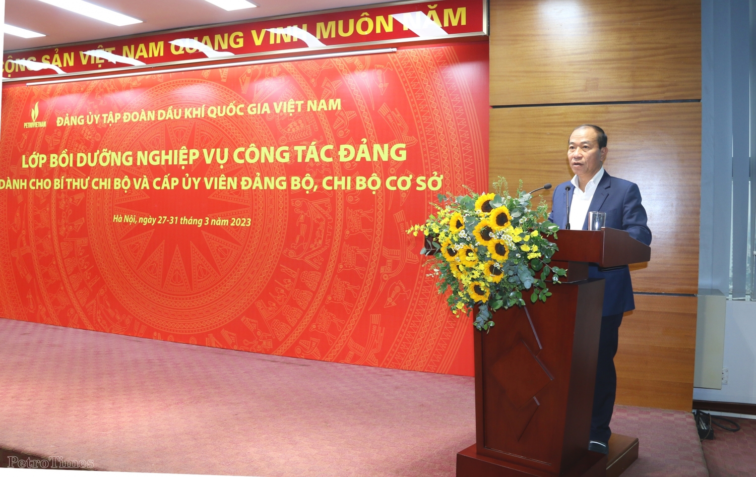 Khai giảng lớp bồi dưỡng nghiệp vụ công tác Đảng cho Bí thư chi bộ và cấp ủy viên cơ sở năm 2023 tại khu vực thành phố Hà Nội Khai giảng lớp bồi dưỡng nghiệp vụ công tác Đảng cho Bí thư chi bộ và cấp ủy viên cơ sở năm 2023 tại khu vực thành phố Hà Nội