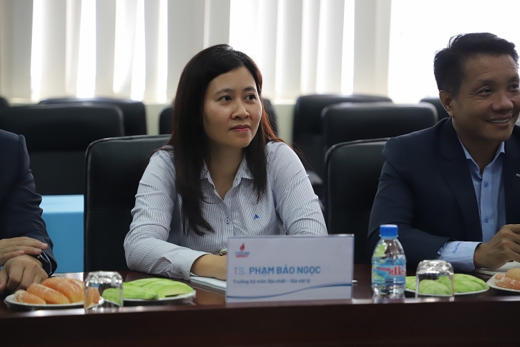 Trường Đại học Dầu khí Việt Nam ký kết thỏa thuận hợp tác với Hội Dầu khí Việt Nam Trường Đại học Dầu khí Việt Nam ký kết thỏa thuận hợp tác với Hội Dầu khí Việt Nam