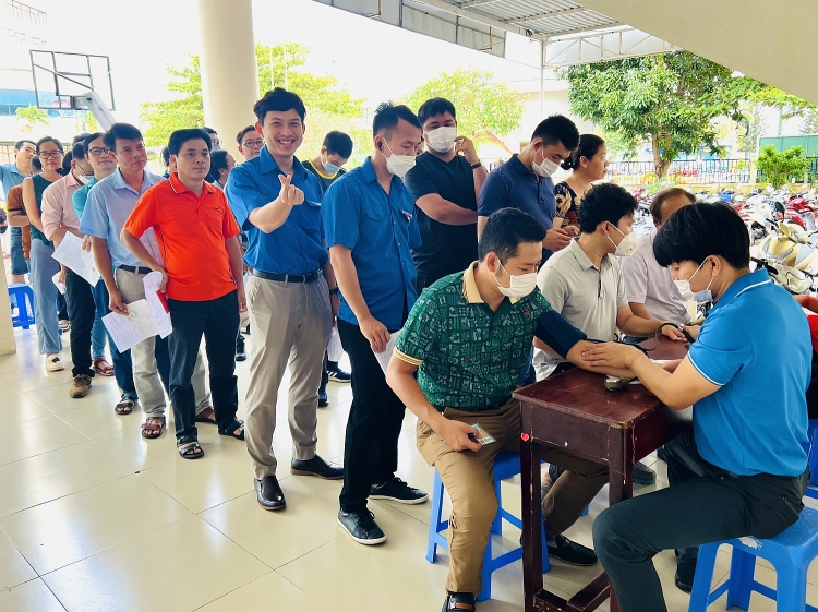 Công đoàn Vietsovpetro tổ chức cho CBCNV-NLĐ tham gia chương trình hiến máu tình nguyện đợt 1 năm 2023 Công đoàn Vietsovpetro tham gia chương trình hiến máu tình nguyện tại Bà Rịa - Vũng Tàu