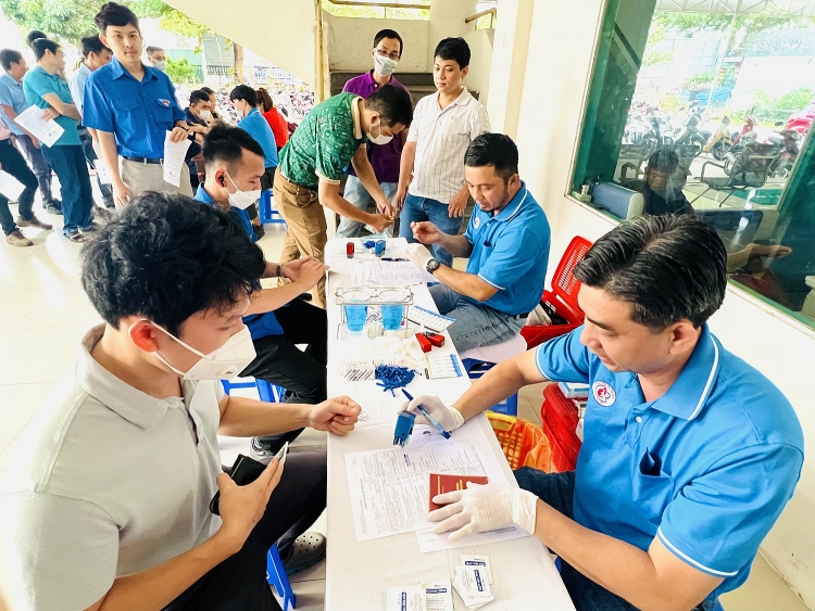 Công đoàn Vietsovpetro tổ chức cho CBCNV-NLĐ tham gia chương trình hiến máu tình nguyện đợt 1 năm 2023 Công đoàn Vietsovpetro tham gia chương trình hiến máu tình nguyện tại Bà Rịa - Vũng Tàu