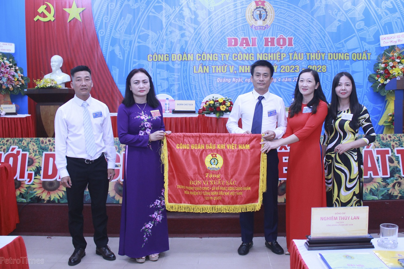 Công đoàn DQS: Phấn đấu thắng lợi các nhiệm vụ vì sự phát triển ổn định của DQS Đại hội Công đoàn DQS nhiệm kỳ 2023 - 2028: Hướng đến sự phát triển ổn định của DQS