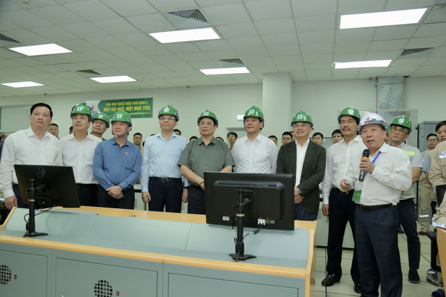 Thủ tướng Phạm Minh Chính khánh thành NMNĐ Thái Bình 2 Thủ tướng Phạm Minh Chính khánh thành NMNĐ Thái Bình 2