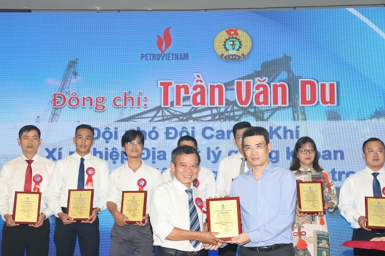 CĐ DKVN phát động Tháng Công nhân và tuyên dương người lao động Dầu khí tiêu biểu năm 2023 CĐ DKVN phát động Tháng Công nhân và tuyên dương người lao động Dầu khí tiêu biểu năm 2023
