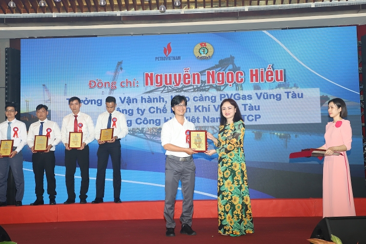 CĐ DKVN phát động Tháng Công nhân và tuyên dương người lao động Dầu khí tiêu biểu năm 2023 CĐ DKVN phát động Tháng Công nhân và tuyên dương người lao động Dầu khí tiêu biểu năm 2023