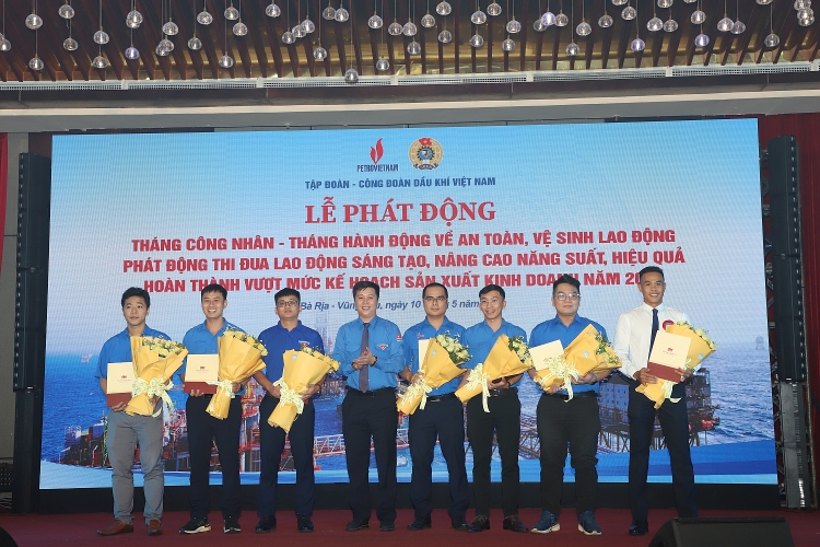 CĐ DKVN phát động Tháng Công nhân và tuyên dương người lao động Dầu khí tiêu biểu năm 2023 CĐ DKVN phát động Tháng Công nhân và tuyên dương người lao động Dầu khí tiêu biểu năm 2023