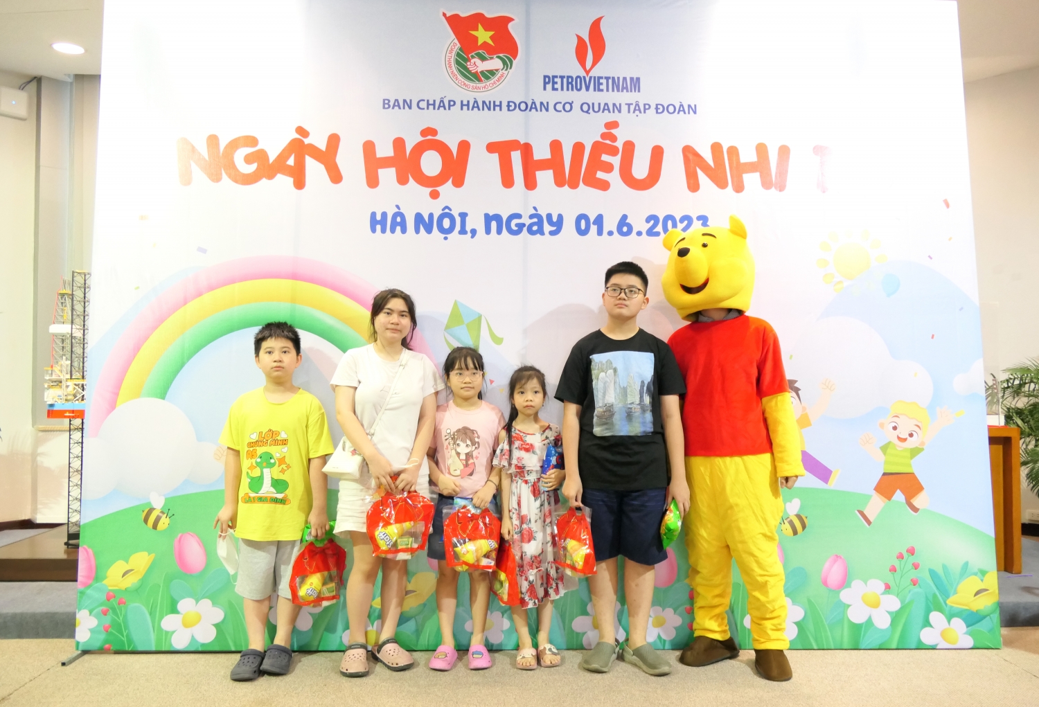 Đoàn Thanh niên Cơ quan Tập đoàn tổ chức Ngày hội Thiếu nhi 1/6 Đoàn Thanh niên Cơ quan Tập đoàn tổ chức Ngày hội Thiếu nhi 1/6