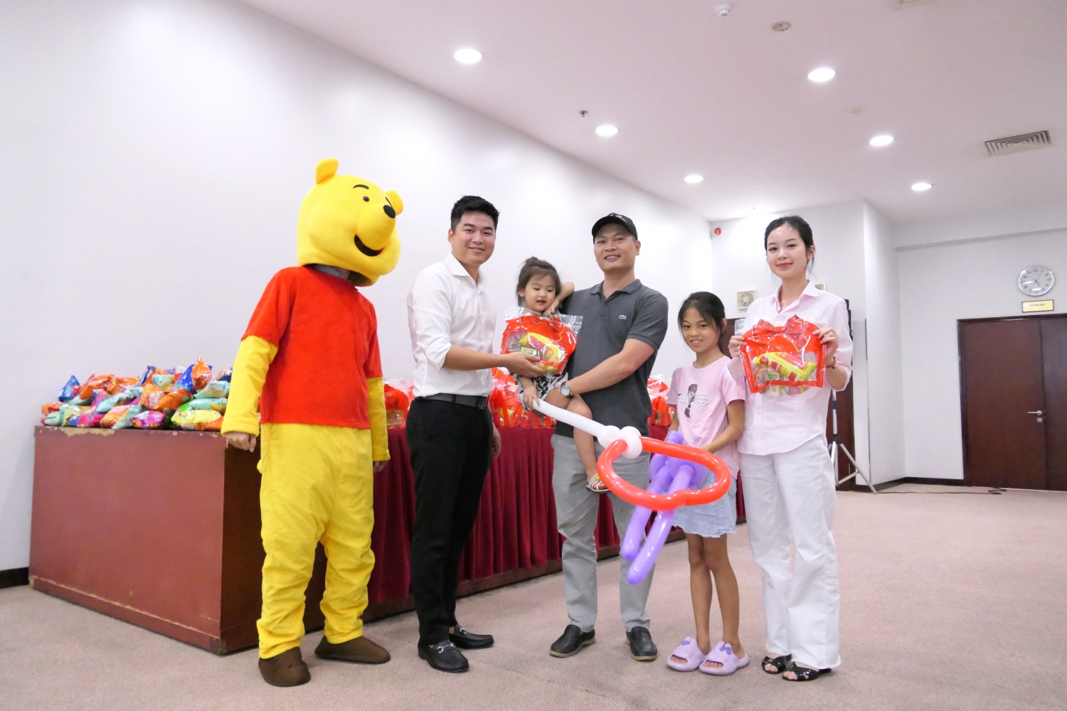 Đoàn Thanh niên Cơ quan Tập đoàn tổ chức Ngày hội Thiếu nhi 1/6 Đoàn Thanh niên Cơ quan Tập đoàn tổ chức Ngày hội Thiếu nhi 1/6