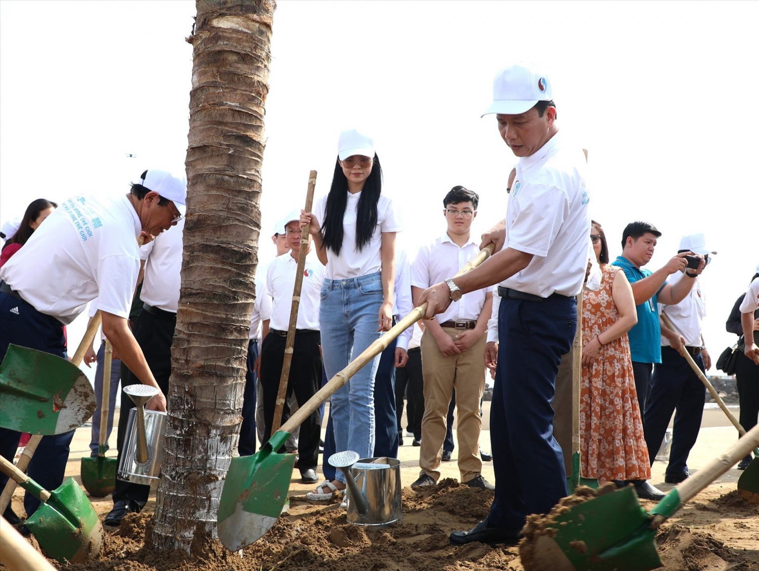 làm sạch biển trong sự kiện Lễ phát động làm sạch biển trong sự kiện Lễ phát động