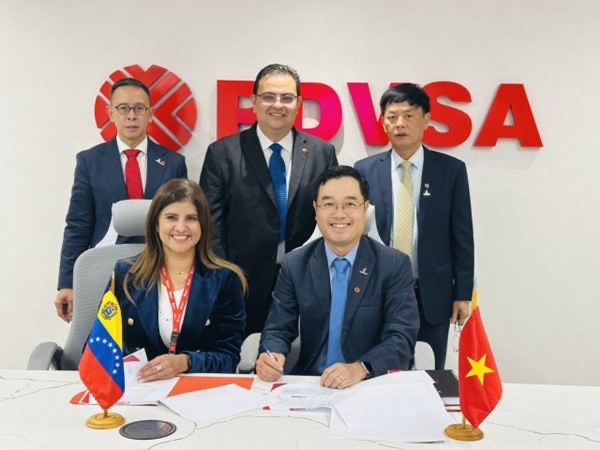 Petrovietnam and PVEP delegation visits and works in Venezuela
