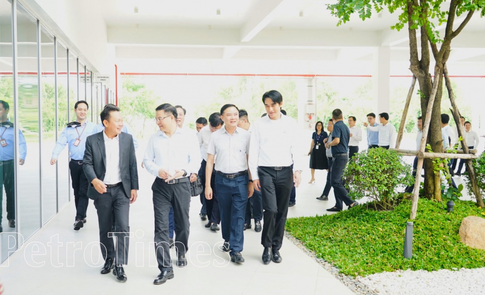 Lãnh đạo Petrovietnam thăm Tổ hợp Lọc hóa dầu Long Sơn và khảo sát khu vực dự kiến đầu tư dự án tại Long Sơn Lãnh đạo Petrovietnam thăm Tổ hợp Lọc hóa dầu Long Sơn và khảo sát khu vực dự kiến đầu tư dự án tại Long Sơn