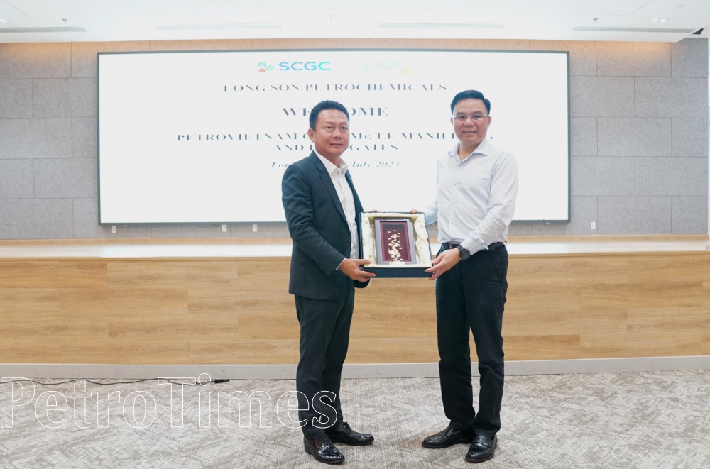 Lãnh đạo Petrovietnam thăm Tổ hợp Lọc hóa dầu Long Sơn và khảo sát khu vực dự kiến đầu tư dự án tại Long Sơn Lãnh đạo Petrovietnam thăm Tổ hợp Lọc hóa dầu Long Sơn và khảo sát khu vực dự kiến đầu tư dự án tại Long Sơn