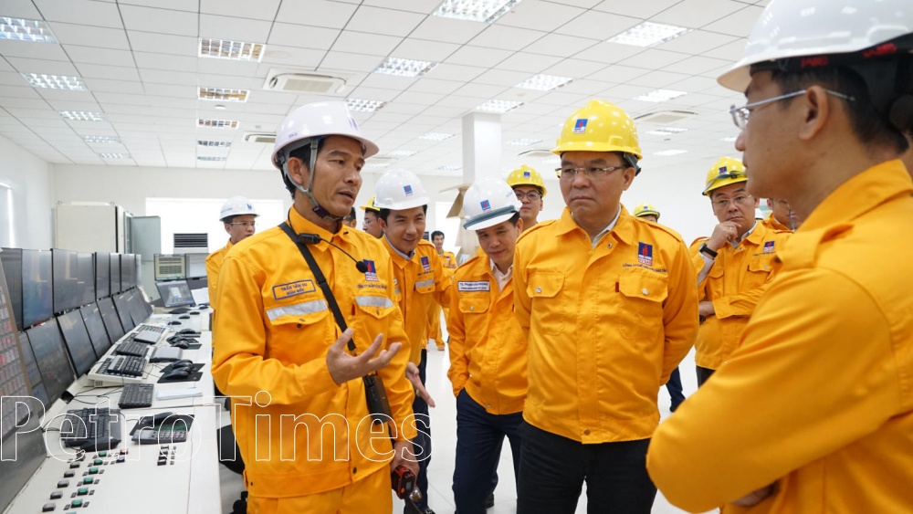 Tổng Giám đốc Petrovietnam Lê Mạnh Hùng kiểm tra hoạt động Kho cảng LNG Thị Vải Tổng Giám đốc Petrovietnam Lê Mạnh Hùng kiểm tra hoạt động Kho cảng LNG Thị Vải