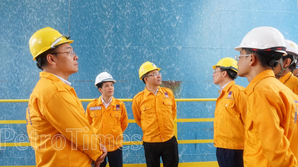 Tổng Giám đốc Petrovietnam Lê Mạnh Hùng kiểm tra hoạt động Kho cảng LNG Thị Vải Tổng Giám đốc Petrovietnam Lê Mạnh Hùng kiểm tra hoạt động Kho cảng LNG Thị Vải