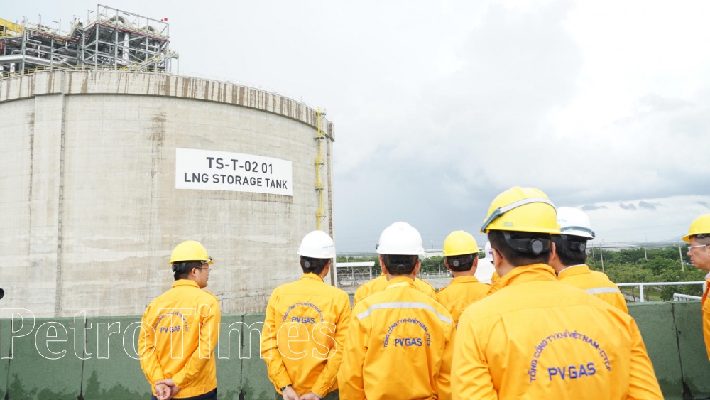 Tổng Giám đốc Petrovietnam Lê Mạnh Hùng kiểm tra hoạt động Kho cảng LNG Thị Vải Tổng Giám đốc Petrovietnam Lê Mạnh Hùng kiểm tra hoạt động Kho cảng LNG Thị Vải
