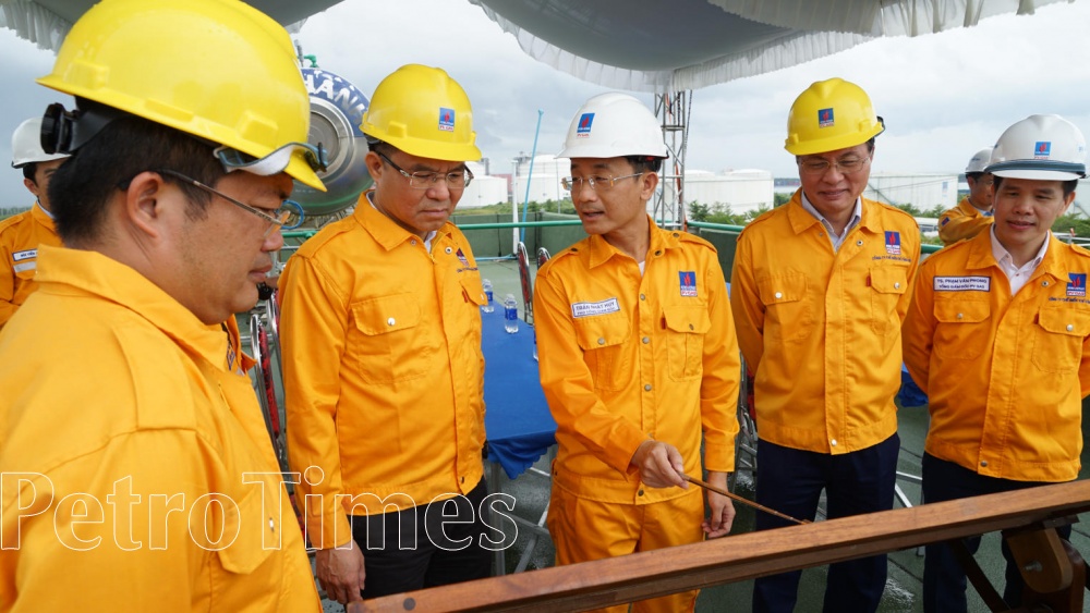 Tổng Giám đốc Petrovietnam Lê Mạnh Hùng kiểm tra hoạt động Kho cảng LNG Thị Vải Tổng Giám đốc Petrovietnam Lê Mạnh Hùng kiểm tra hoạt động Kho cảng LNG Thị Vải