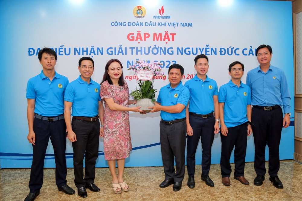 5 người lao động Dầu khí tiêu biểu nhận Giải thưởng Nguyễn Đức Cảnh lần thứ IV 5 người lao động Dầu khí tiêu biểu nhận Giải thưởng Nguyễn Đức Cảnh lần thứ IV