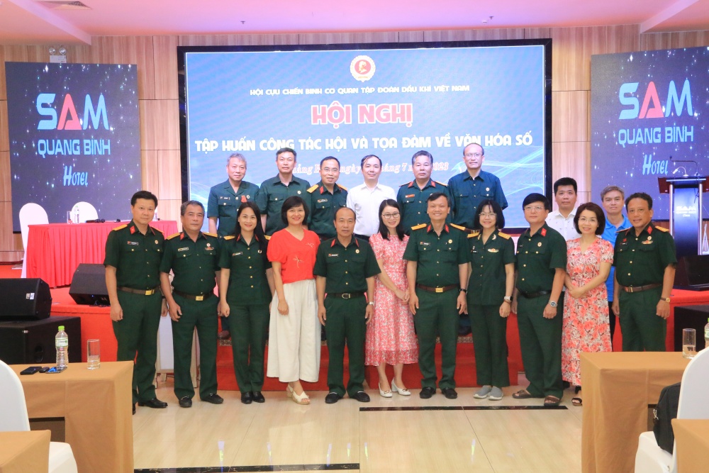 Hội CCB Cơ quan Tập đoàn tổ chức tập huấn công tác hội và tọa đàm văn hóa số Hội CCB Cơ quan Tập đoàn tổ chức tập huấn công tác hội và tọa đàm văn hóa số