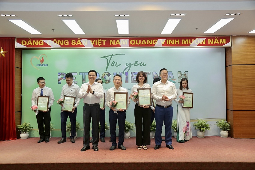 Tình yêu Petrovietnam sẽ là động lực Tập đoàn phát triển bền vững hơn, mạnh mẽ hơn Tình yêu Petrovietnam sẽ là động lực Tập đoàn phát triển bền vững hơn, mạnh mẽ hơn